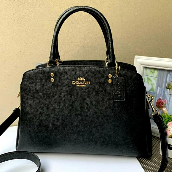 Coach Handbags - 🎀SALE🎀🎉HP🎉Coach Leather Satchel